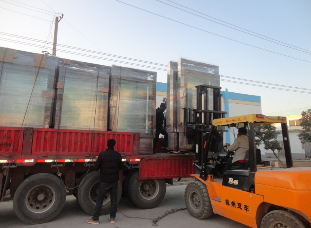 我公司為蘇州是交通局生產(chǎn)126臺(tái)雙面滾動(dòng)燈箱指路牌今日發(fā)貨